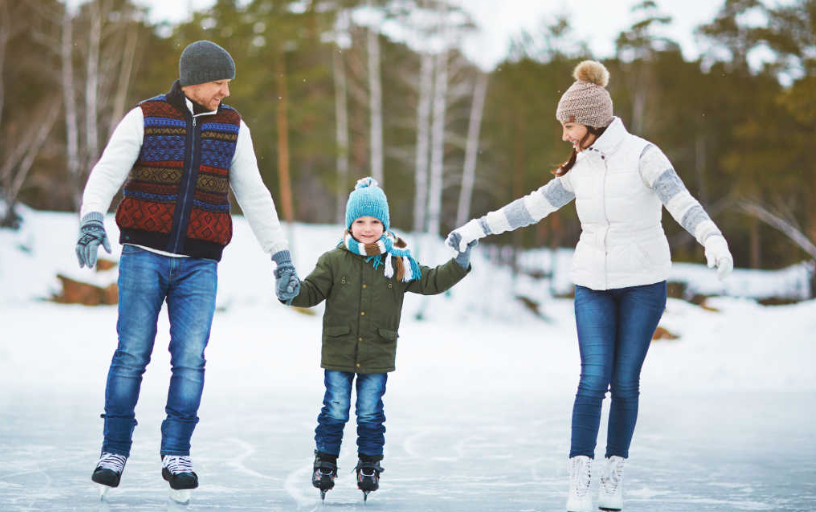 Diversión en familia en invierno